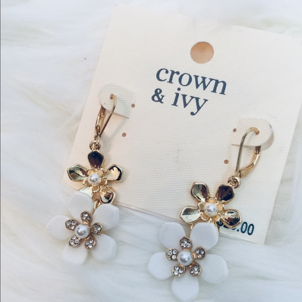 Crown and Ivy Gold & White Flower Drop Earrings